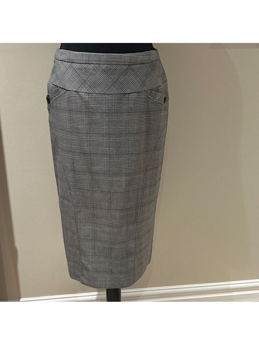 Chic Gray Checkered Women's Pencil Skirt from Chapter One